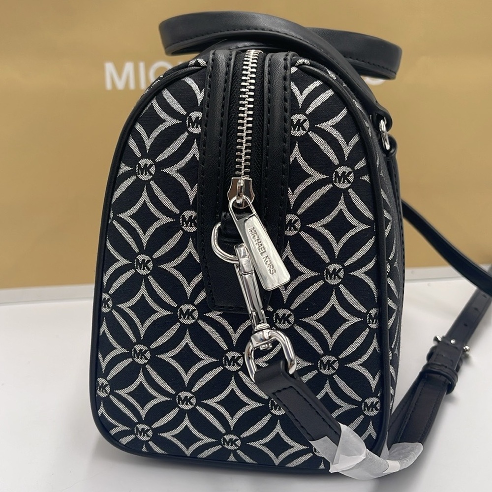 MICHAEL KORS JST TRAVEL MEDIUM DUFFLE SATCHEL SHOULDER CROSSBODY BAG MK BLACK - Picture 3 of 16